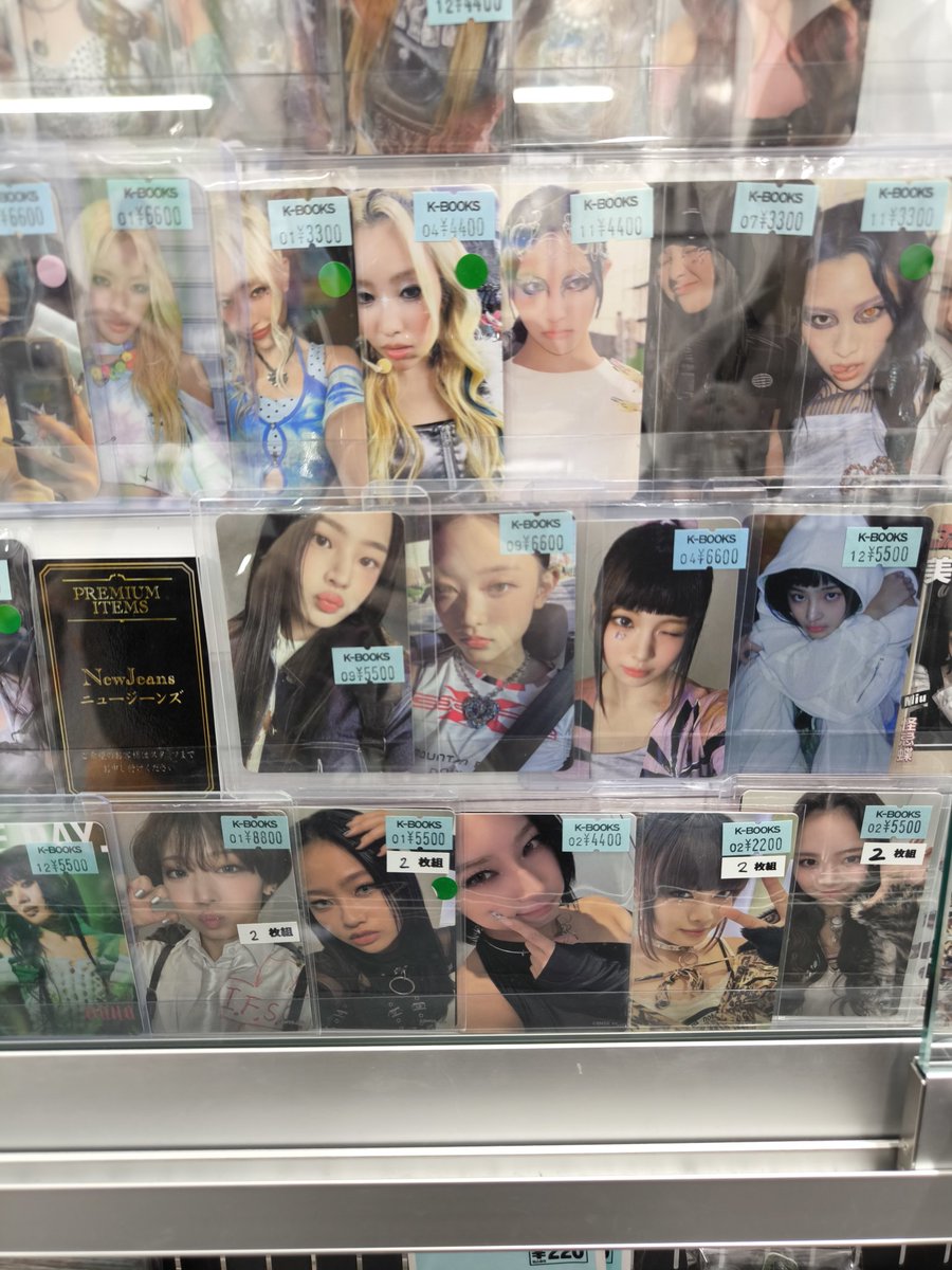 hippopprincess ユミン　ショーケース　everline トレカ NewJeans #NJZ🐰 【コーナー紹介】 店頭入って目の前のショーケース内