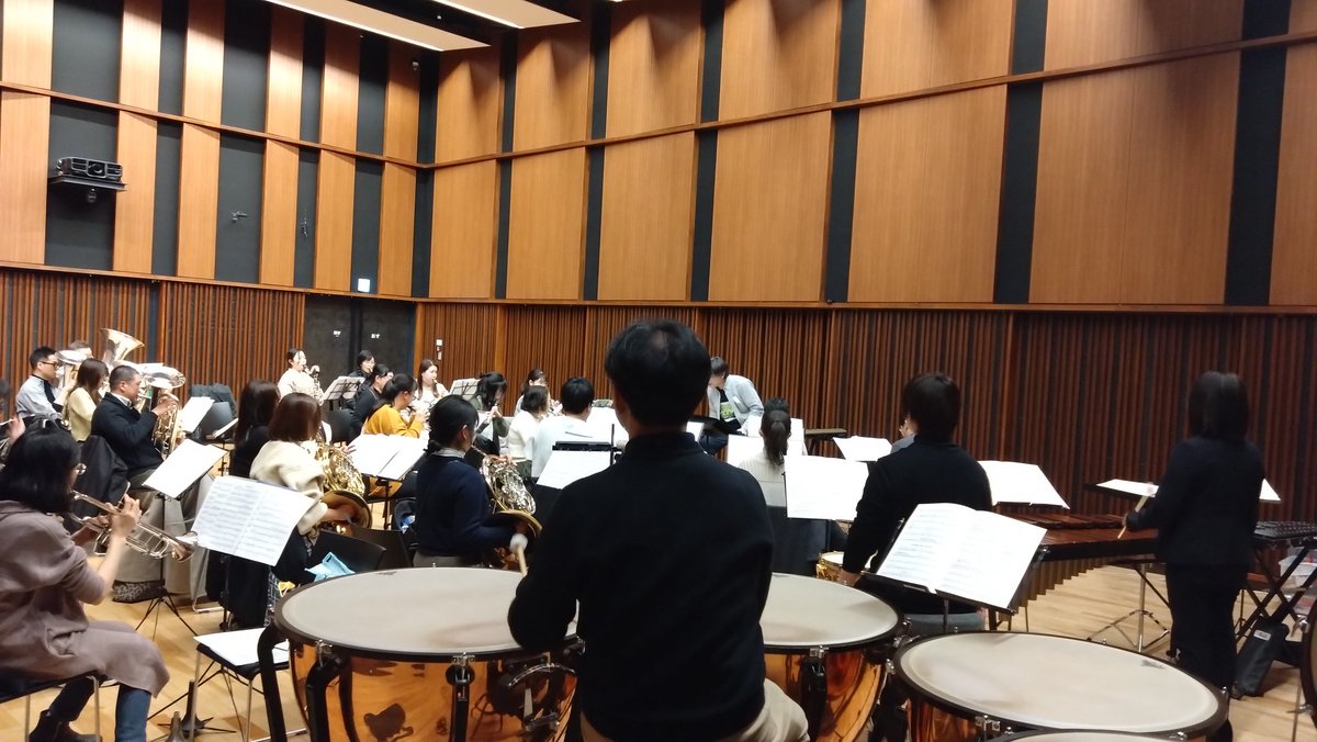 oak_wind's tweet photo. 2月練習風景🍀
次の演奏会曲の練習を進めています！
＃三角帽子、＃プスタ、などアレンジやオリジナル曲の2部構成のプログラムです。
今は音を追うだけで必死な状況ですが、、5月本番へ向けてあげていきましょう✊️
#団員募集 も継続中😊
4月に進学や転居環境が変わる方、見学お待ちしてます‼️ https://t.co/pilKR63kuC