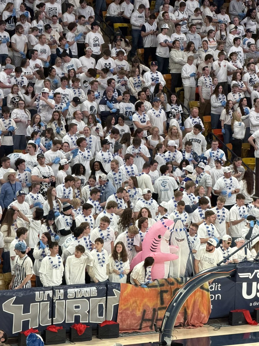 CarsonAnde68640's tweet photo. We’re gonna need a bigger spectrum #utahstate #spectrummagic #goaggies #AggiesAllTheWay https://t.co/GYMcs3IO6I