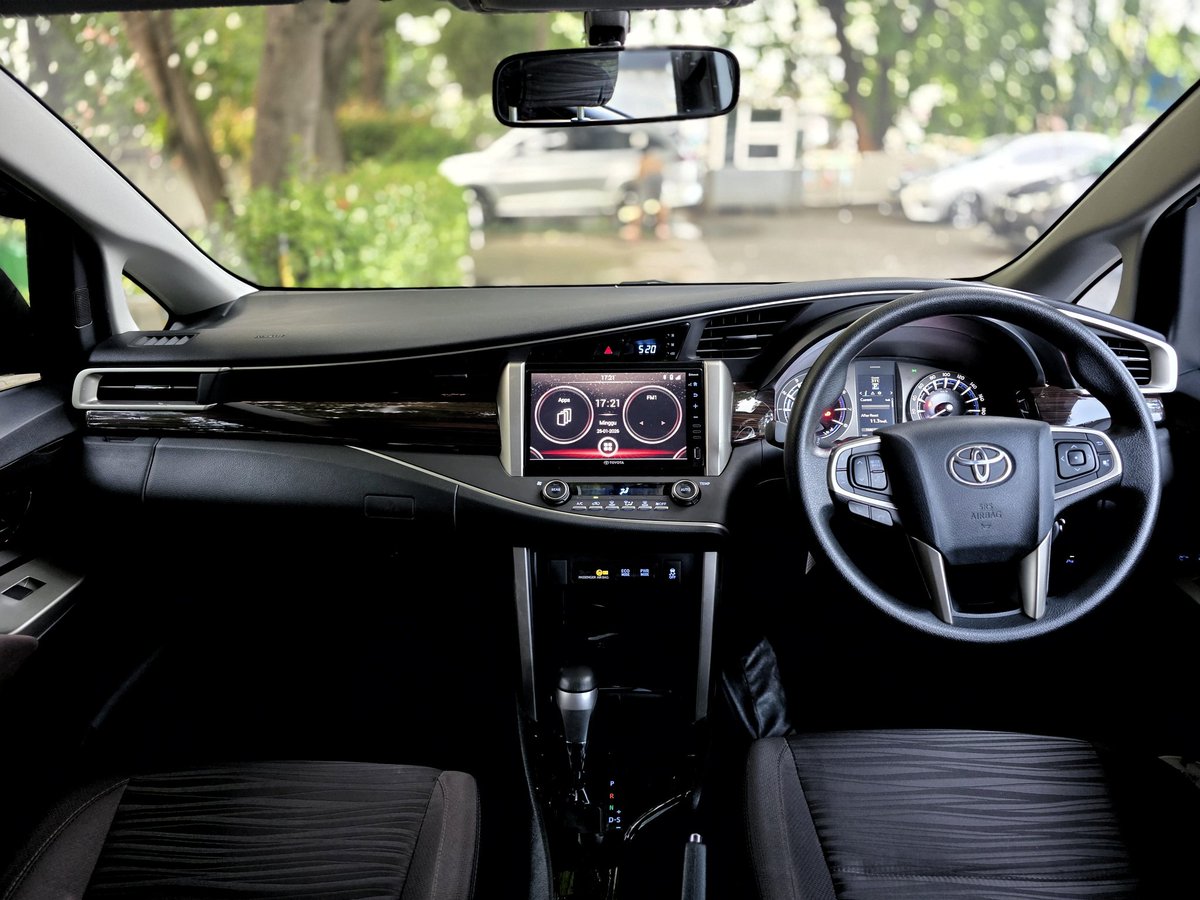mobilstandar's tweet photo. FOR SALE: Innova Reborn 2.0 V Bensin AT - NIK 2022
📍Sunter Jakarta Utara
Mesin 1TR-FE anti kiamat
94.000 KM full record Auto2000 
Buku servis, kunci serep lengkap
Dokumen sah dan lengkap
Ban tebal, AC dingin
Siap mudik sudah servis semuanya

305jt nego, spesial Innova santun https://t.co/EHkAMsZIB2