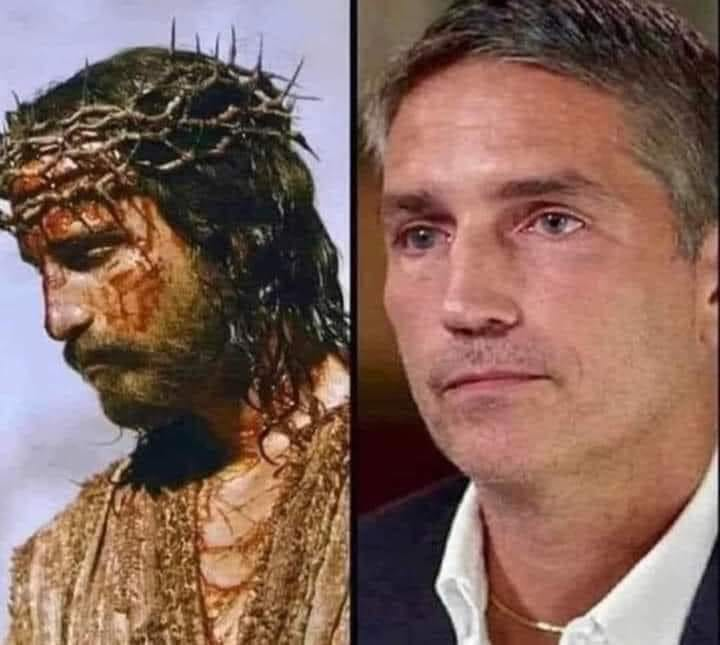 La Pasión de Cristo: 
 “Mel Gibson le advirtió a Jim que el personaje sería muy difícil y que de aceptar, podría ser marginado en Hollywood. 
 Caviezel pidió un día para pensarlo y su respuesta fue:  
 “Creo que tenemos que hacerlo, aunque sea difícil”. 

Y algo más, mis