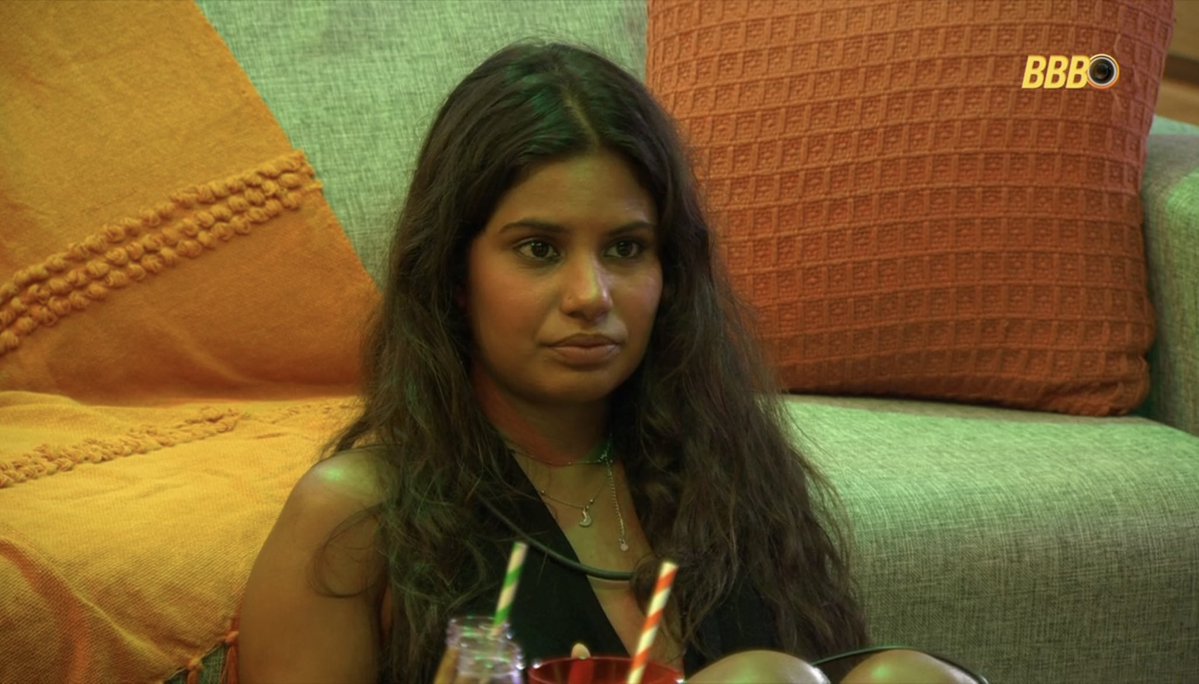 Toda pitiquinha concentrada jogando video-game. 🤏🏻

#TeamGabi 🥞 | #BBB26