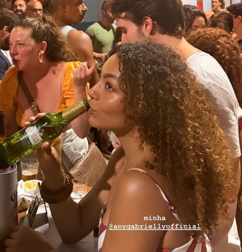 se não tem foto assim não é ela