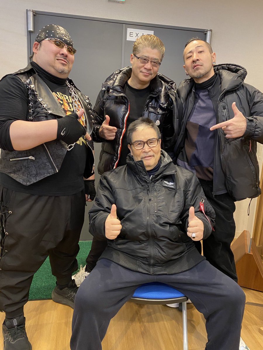 houkikatuhisa's tweet photo. ワンピースもエルバフ編最近はスタジオが狭い❗️今日もこの後赤坂グッドタイムで堀尾ちゃんライブを覗く
今日もコツコツ頑張る象🦣🐘🐘
巨人達 https://t.co/i0EgcbX16O