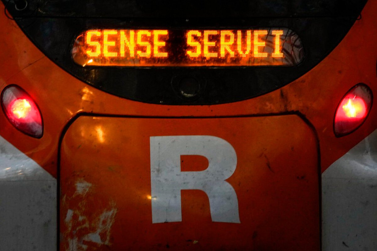 Dijous 19 de febrer 2026

Cinc setmanes i dos dies

Continuem igual segrestats per la RENFE i adif

Ens transporten com animals

Ens cansarem és qüestió cada dia que passa és posa en marxa la ruleta.

Estem sols

FORA RENFE I ADIF DE CATALUNYA 

<a href="/govern/">Govern de Catalunya</a> convoqui eleccions
