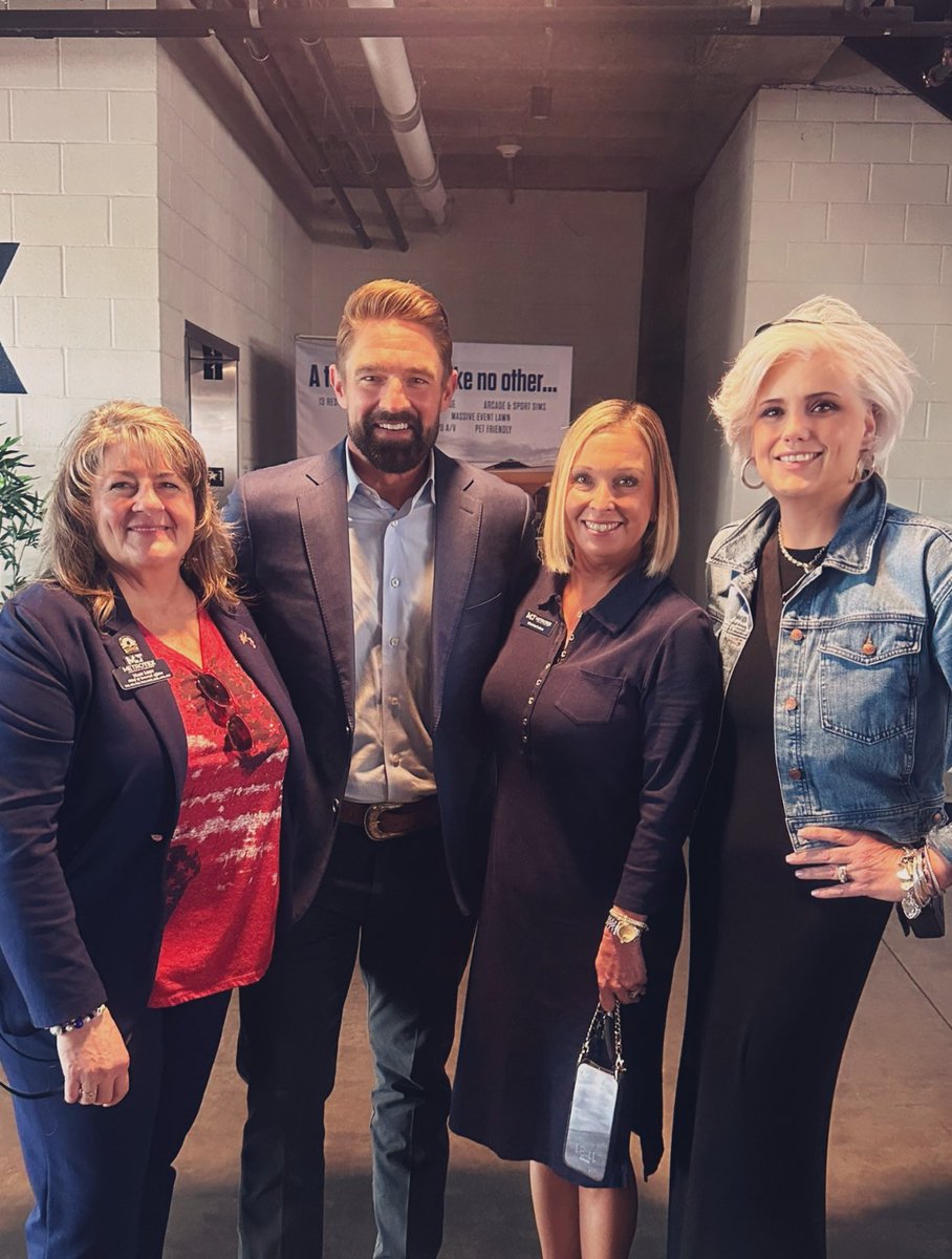 leachfortexas's tweet photo. More pics from a fun and full second day of early voting in #HD67! #txlege https://t.co/Por8Xmsz2x