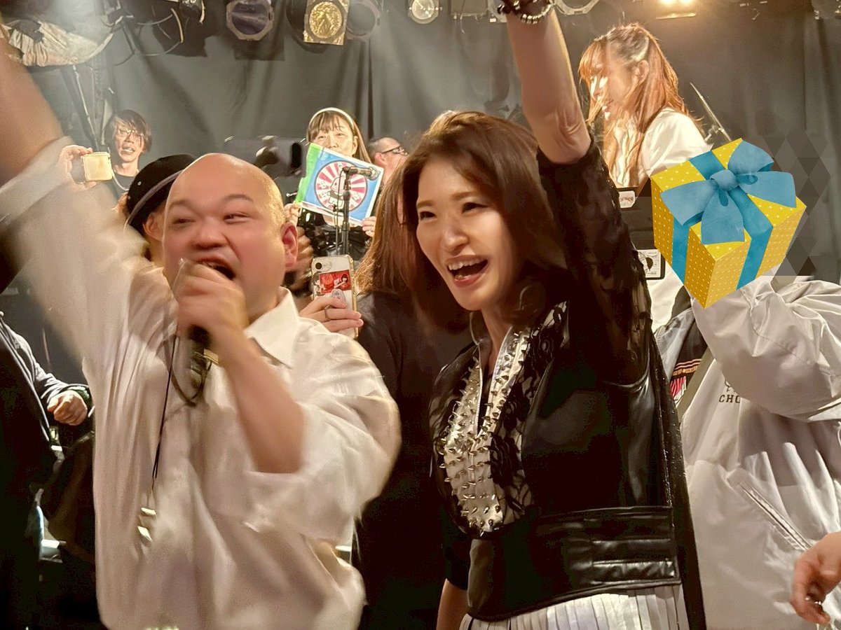うえりん生誕 50周年SP!!!
集合写真いただきました😊💕
共演者さんのバチバチの演奏⚡すごくめちゃめちゃかっこよかったです⚡ノリのいいお客さま😊👍 
みんなでうえりんさんのお祝い㊗️をする一体感 全てが最高でした😍💕現場にいられたこと光栄です(ㅅ´꒳` )💕