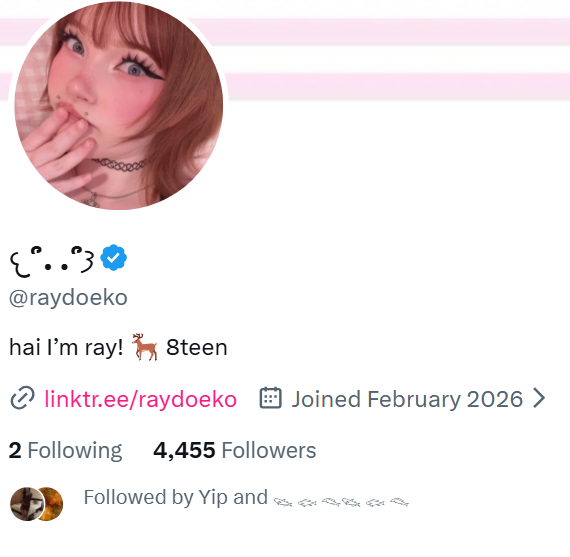 moots if you follow this weird bitch i will unadd you without warning... we all know who she is and if you say you dont your probably living under a rock