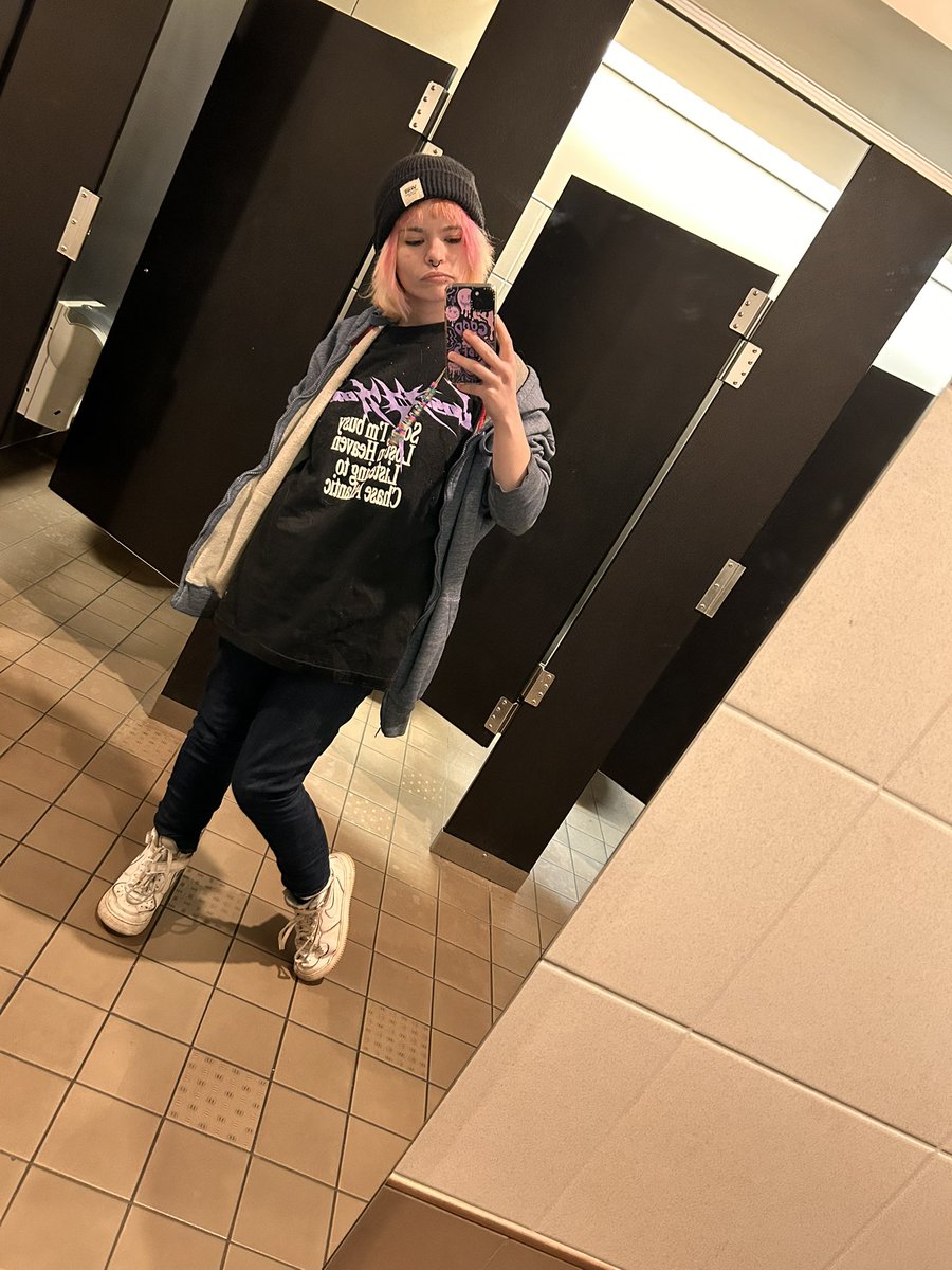 quirkless_quinn's tweet photo. If you want drama get my bitch involved (I just got back from the movie, I cried) https://t.co/p6tKSdzxca