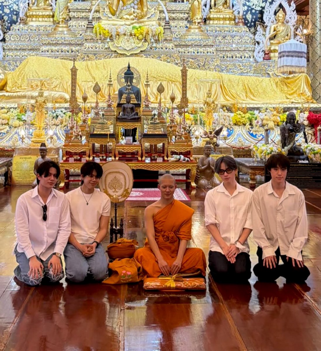 พี่ชายทั้ง4ของหลวงพี่🙏🏼

#williamjkp #Lego_Rapeepong 
#nnutdan #hongshihoshi #TuiChayatorn #LYKN