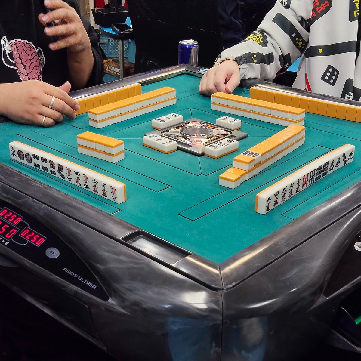 今日も朝から麻雀M.Kでノーレート麻雀がスタート！最新台レックス3で