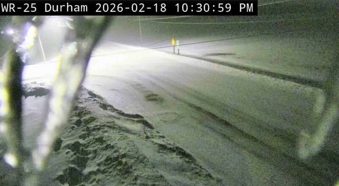 WxOntario1's tweet image. Looks like precip is falling as mostly snow across the #Durham area

Snow/ ice line appears to be north of Road 109

#OnWX #ONStorm