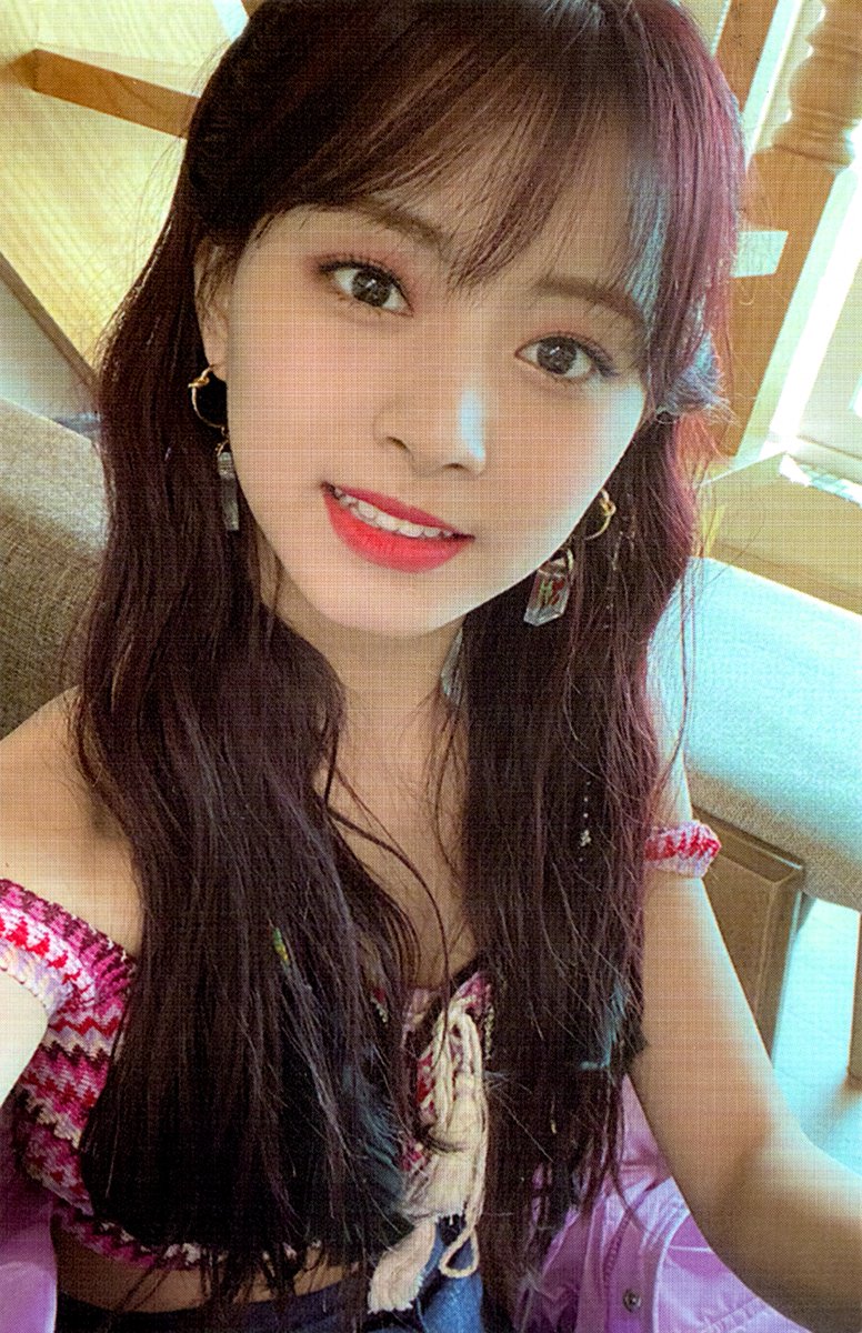 sweet9_venus's tweet photo. [SCAN] TWICE THE 9TH MINI ALBUM 'MORE &amp; MORE' "Photocard" Front &amp; Back - Tzuyu

#TWICE #트와이스 #ONCE #원스
#TZUYU #쯔위
#MOREandMORE https://t.co/Uwk7RTyHMZ
