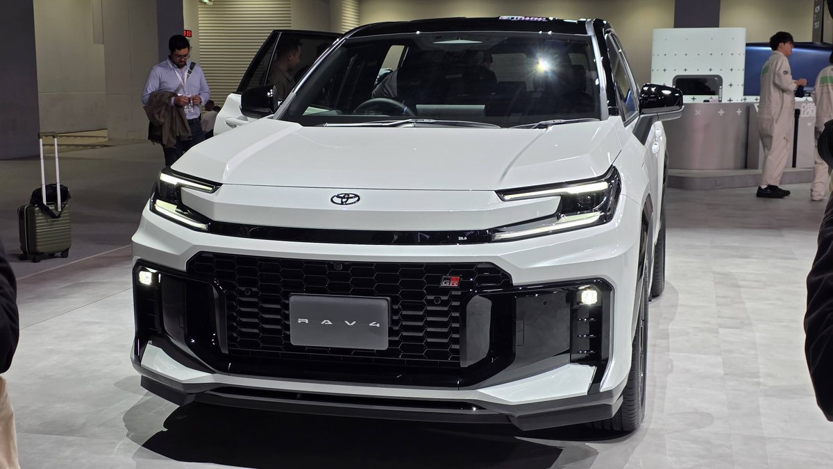 本日発売の新型RAV4 GRSが通常のZと比較して無くなる装備が… ベンチ