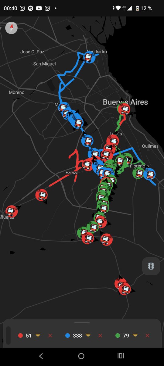 mire atrás al bajar tweet media