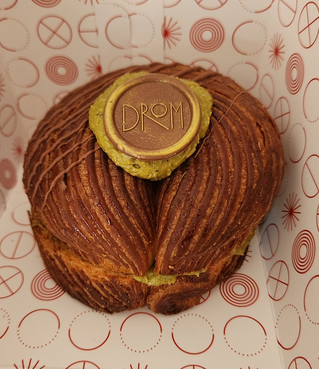 𝔥𝔦𝔰𝔰𝔶🌙 tweet media