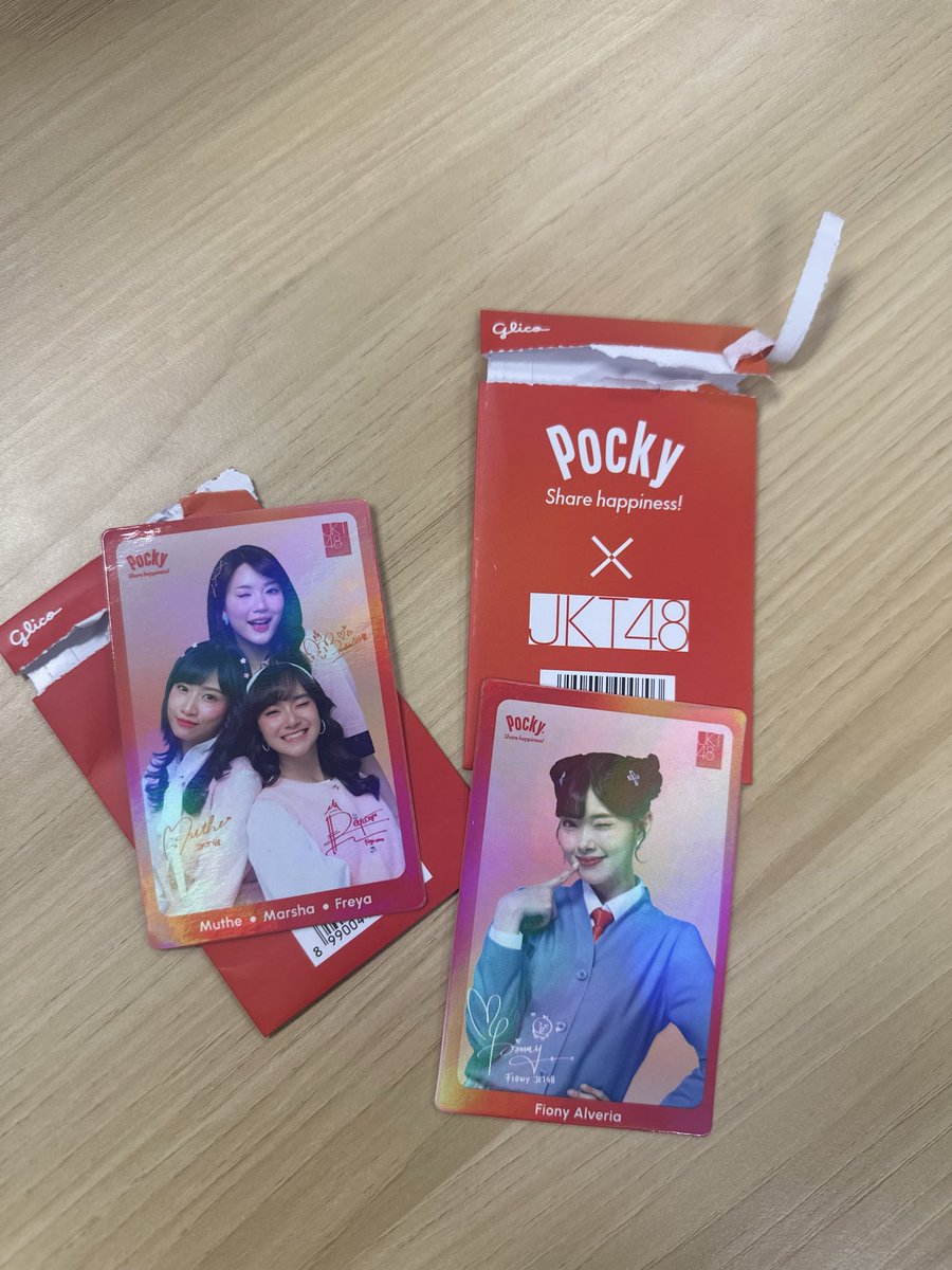 deeawan's tweet photo. Wihhh ini photocard rarenya Pocky x JKT48??? #Pocky #JKT48 #Photocard https://t.co/0MssQ4fPkp
