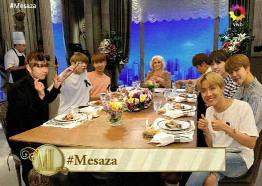 bibskookq's tweet image. dale mirtha invítalos cuando vengan a argentina