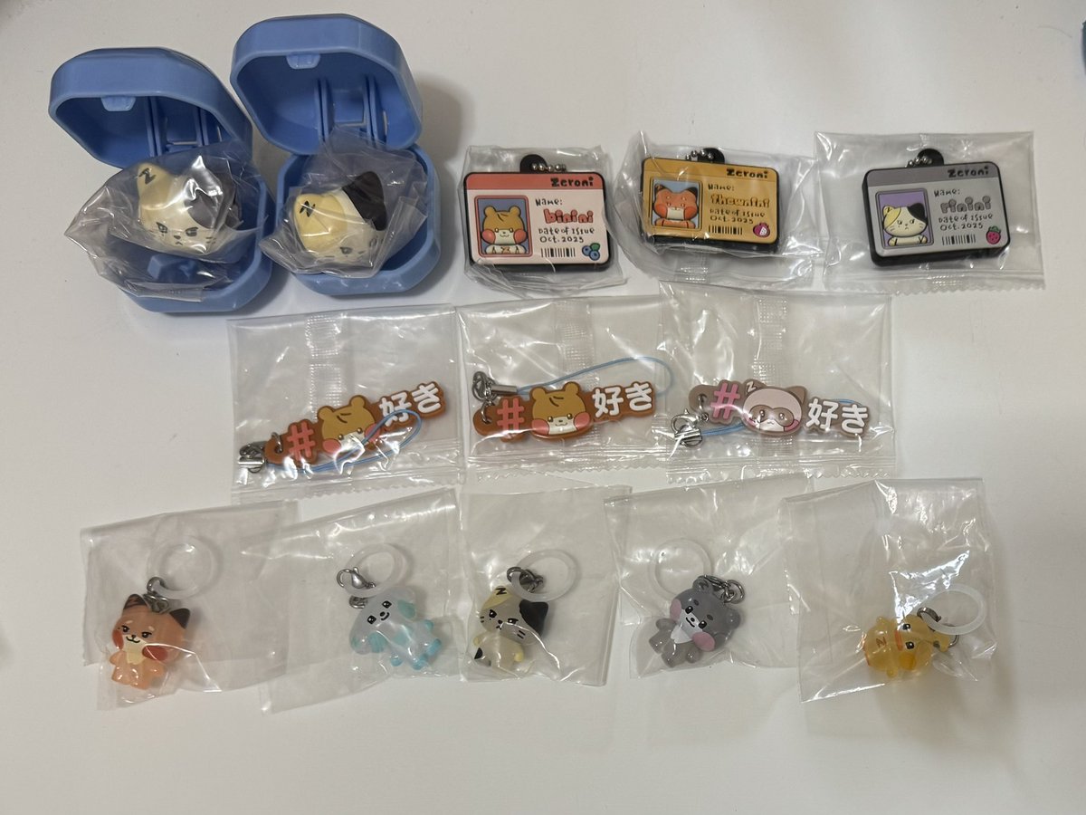 mo0__03's tweet photo. ZB1 ゼベワン zeroni ゼロニ ガチャ 交換

譲:ぷくっとリング➡️リニニ ×2
IDカード風ラバーチャーム➡️ビニニ テュニニ リニニ
# ハッシュタグつける➡️ビニニ ×2 ハニニ
めじるしアクセサリー➡️リニニ ゴニニ テニニ ギュニニ テュニニ

求:ハニニ めじるしアクセサリー＞IDカード風ラバーチャーム 

⤵️ https://t.co/5ShJTDP9RN