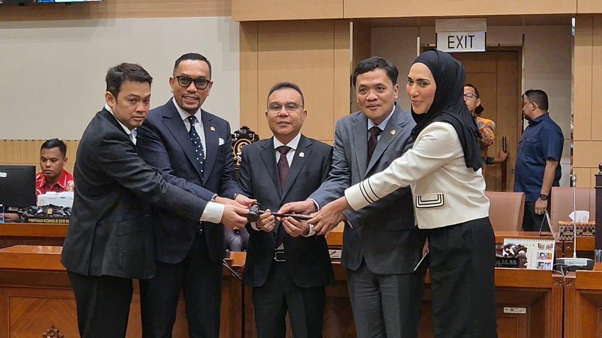 News: Ahmad Sahroni Kembali Ditetapkan Jadi Pimpinan Komisi III DPR RI.