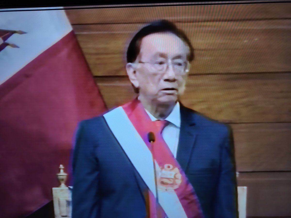 mhcabanas's tweet photo. Que locura.
El mensaje del nuevo presidente salió del protocolo y rompió la tradición.
Pedir consenso por el país,es un llamado que todos deben respaldar. Ojalá así sea. https://t.co/cIJywSfzJW