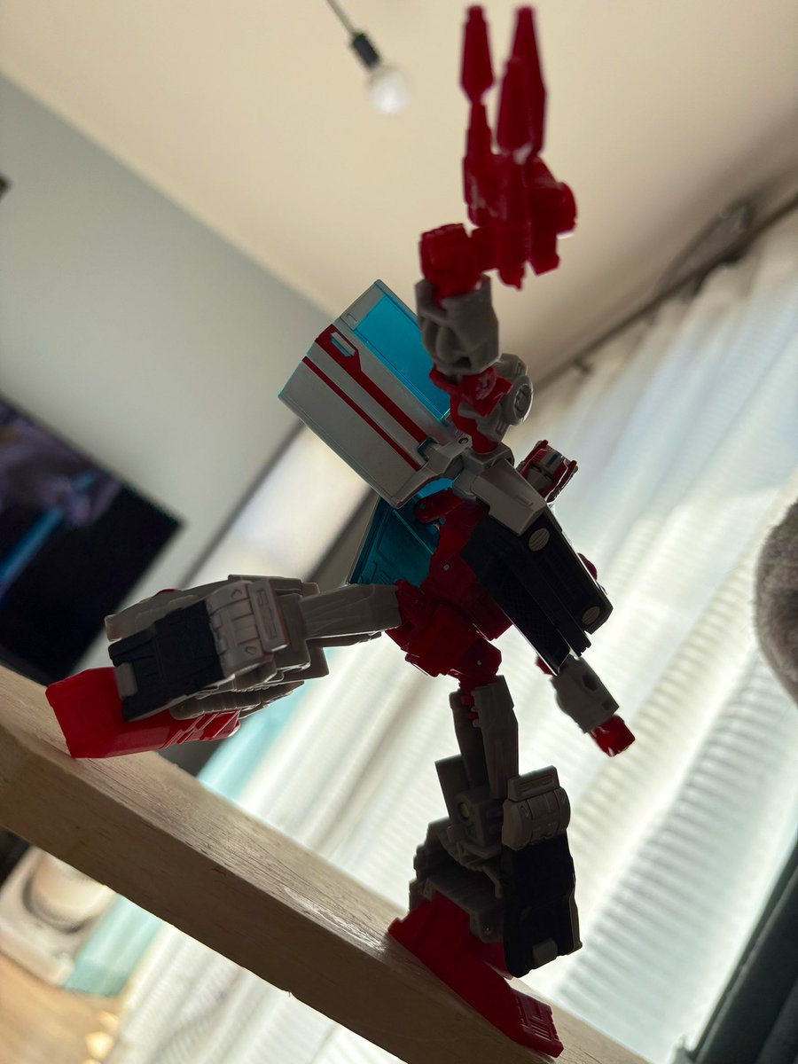 お昼休みに一枚だけTF玩具写真を貼ろう セネタークロスカット よく知ら