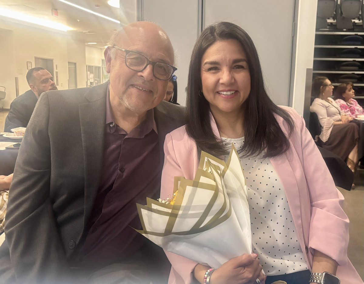 Leslie Thomas tweet media