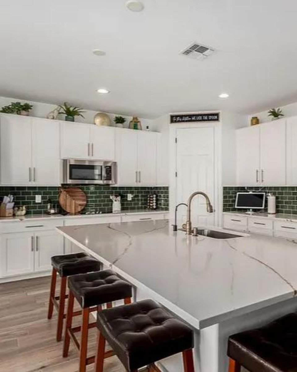callclariselynn's tweet image. New listing in Florence, AZ 🏡 4bd/3ba at 10069 E Alfalfa Dr. Space to grow + fixed payment beats rent hikes. Buyers—book a tour. Sellers—thinking of listing? Let’s chat. #FlorenceAZ #JustListed #FirstTimeBuyerAZ