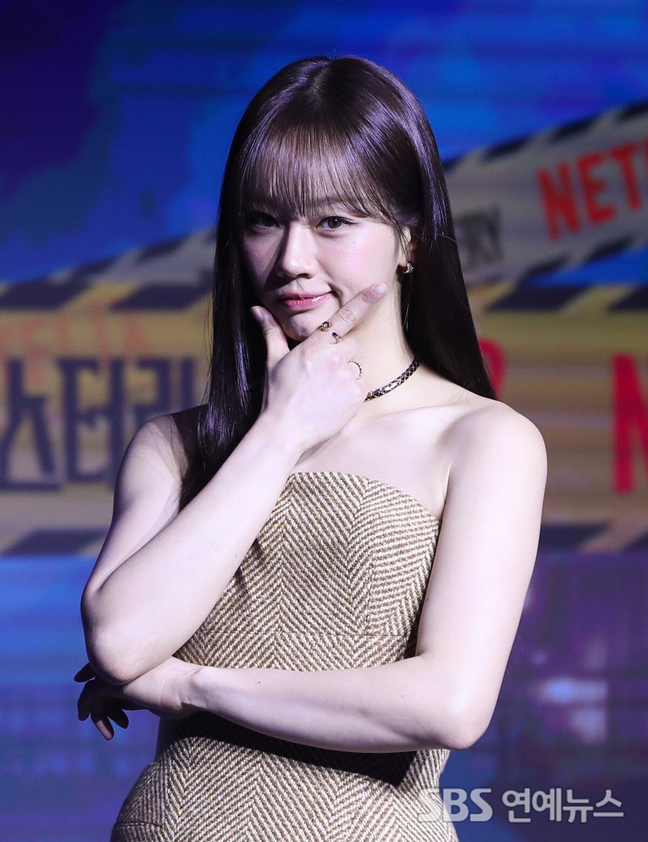 “HYERI Says, ‘Leave the Mystery Solving to Me’
👉 Read full story here : sbsstar.net/article/N10084…

#hyeri #photo #ott #streaming #netflix #SBSStar #KEntertainmentNews
Follow <a href="/SBS_star/">SBS Star</a> for more updates!”