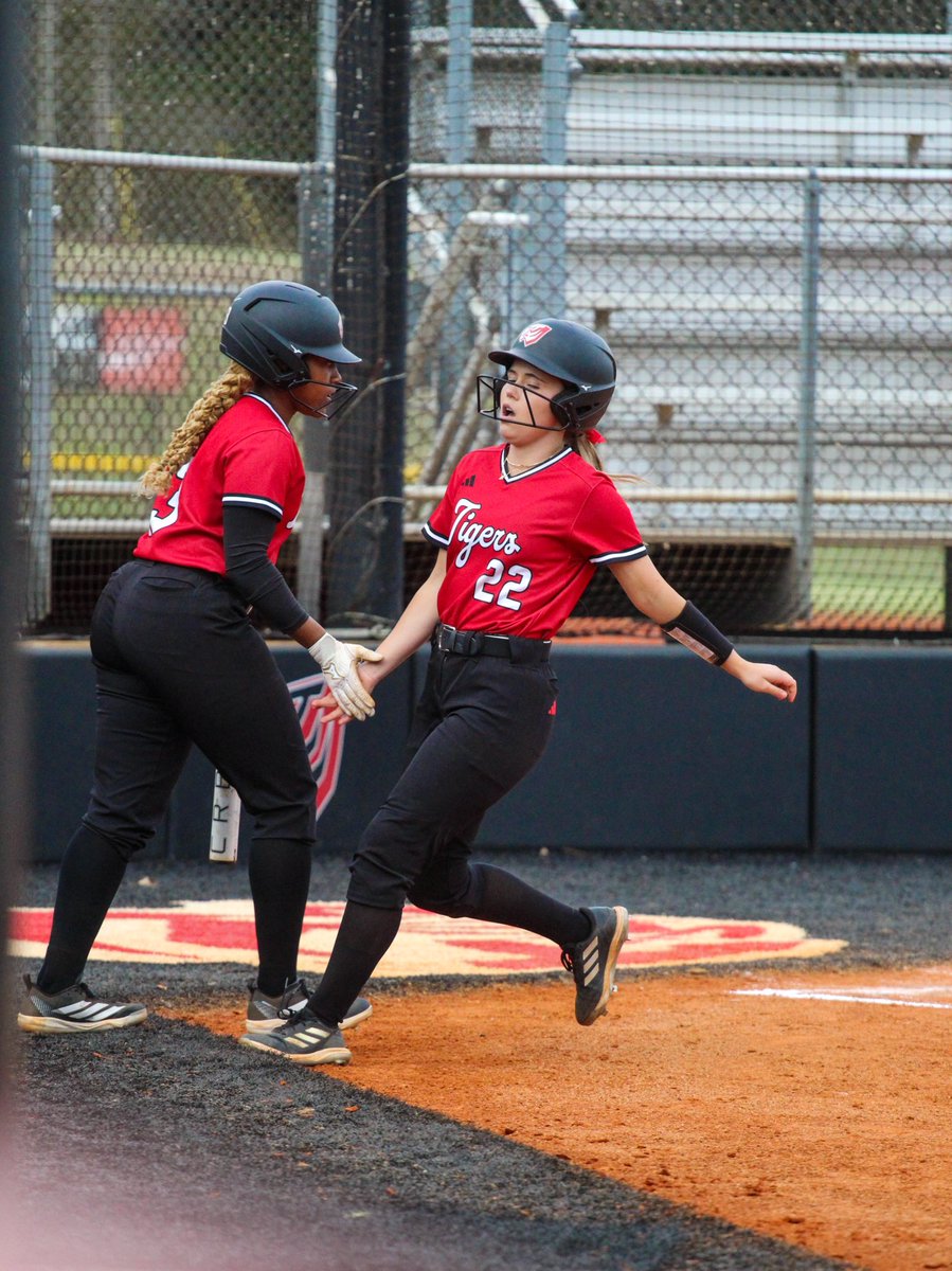 UWA Softball tweet media