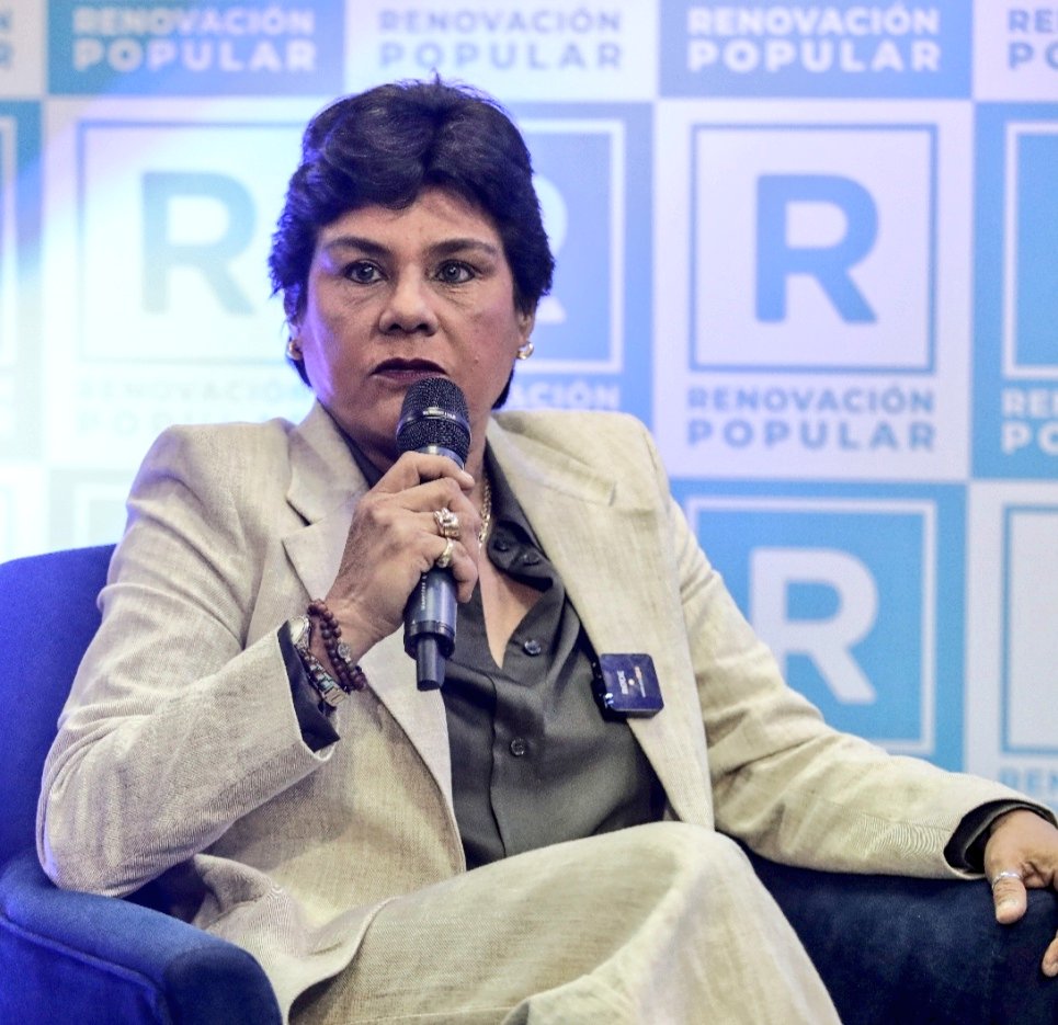 Norma Yarrow:
• Varios miembros de RP se fueron por su culpa.
• Impulsó la vacancia de Dina Boluarte.
• Criticó a Milagros Aguayo cuando la lapidaron los zdm.
• Impulsó activamente la vacancia de José Jerí.

No olviden a la que está por sepultar la candidatura de Porky.