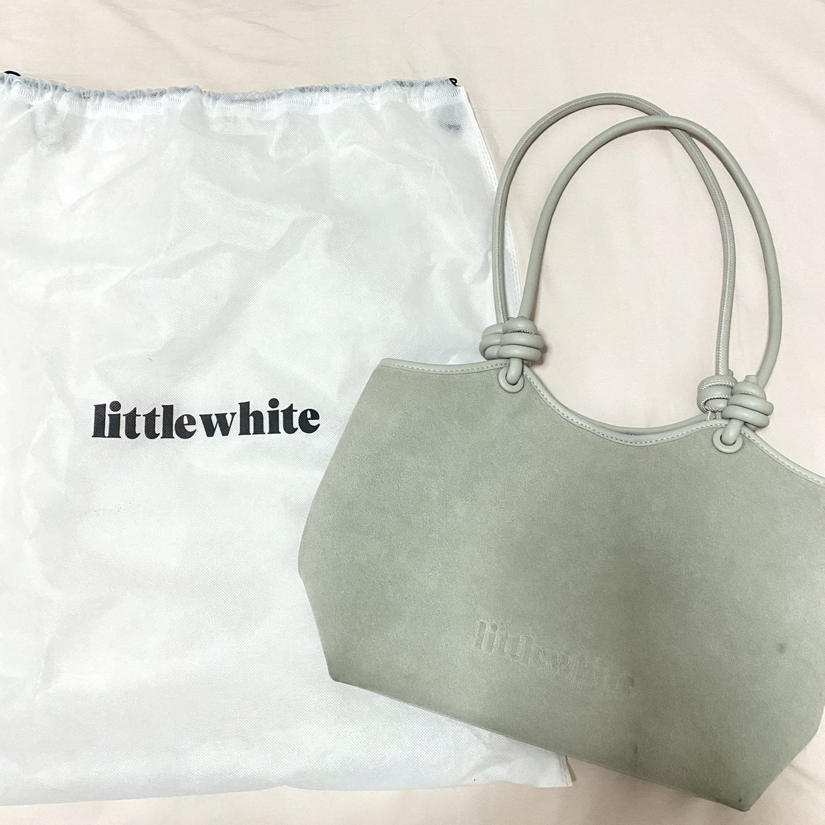 ส่งต่อ Littlewhitestore Everyday tote bag
กระเป๋าSuede สีเทา Grain
หมองนิดนึงนะคะนำไปทำความสะอาดได้
**เพิ่มเติม dm

💬 price— 680฿ free shipping (from 19xx)

#ส่งต่อกระเป๋า #ส่งต่อกระเป๋ามือสอง #ส่งต่อLittlewhitestore #Littlewhitestore #ส่งต่อกระเป๋ามือ2 #ส่งต่อlongchamp