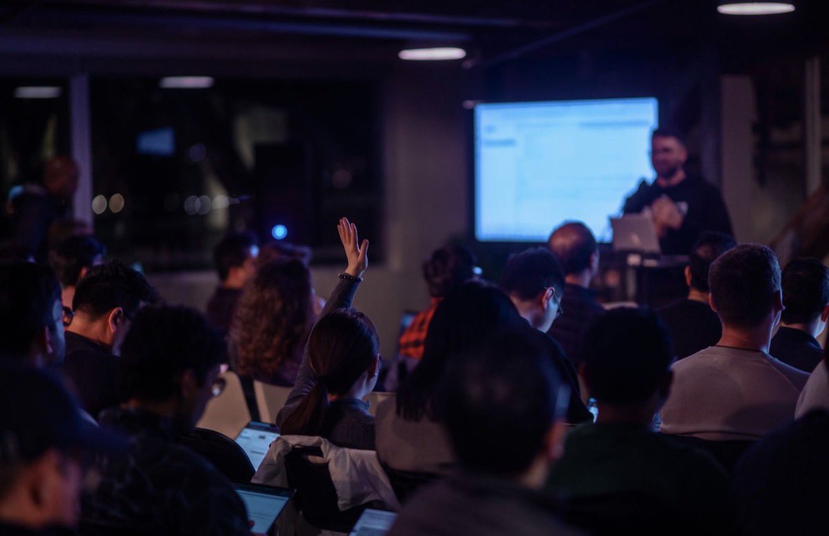 AI Valley tweet media