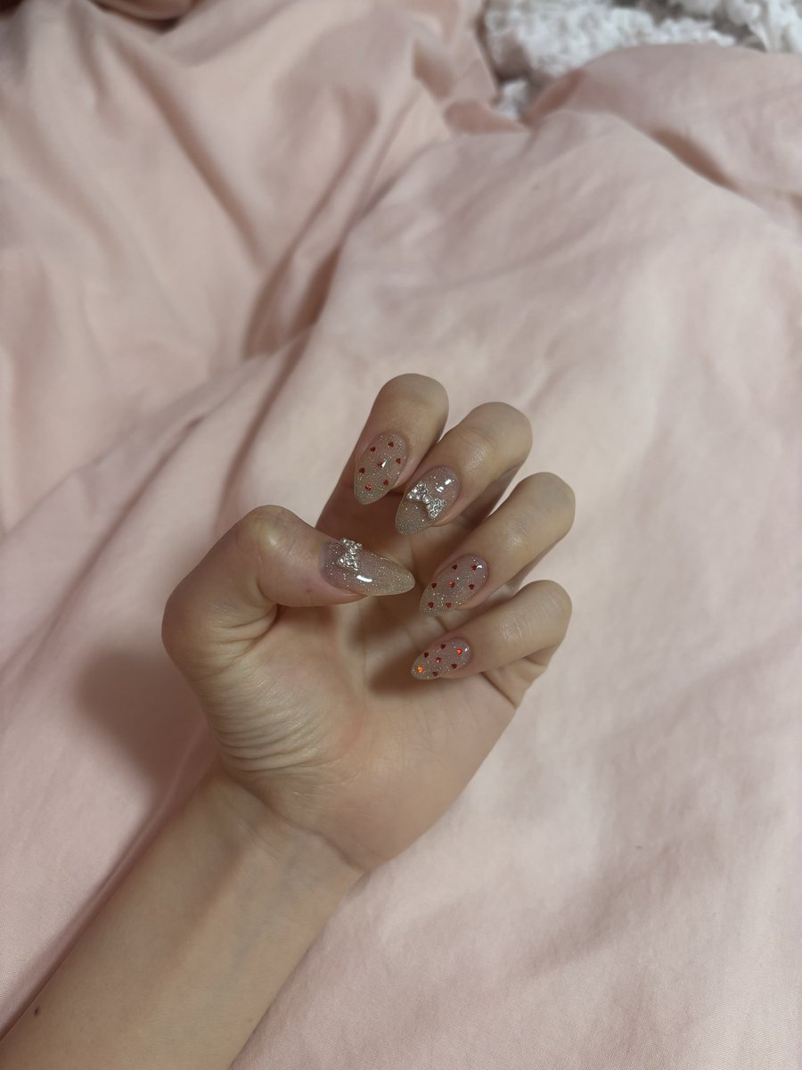 ____min_07's tweet photo. セルフネイルにハマり中。
指先から気分上げてる🎀🤍💅🏻

#セルフネイル
#日常垢 https://t.co/W4PKDMGW1z