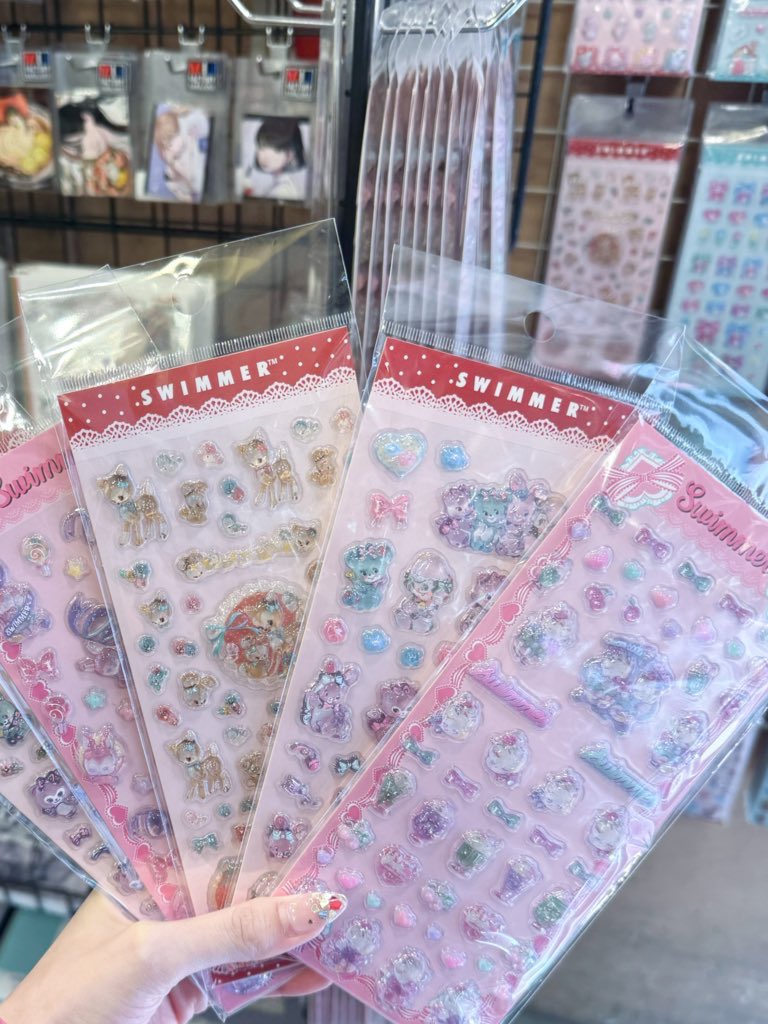 mkmr318's tweet image. SWIMMERの立体シール
たくさん売ってるお店も見つけた🐈💗
平成女児❗️歓喜‼️
#スイマー
#swimmer 
#シル活