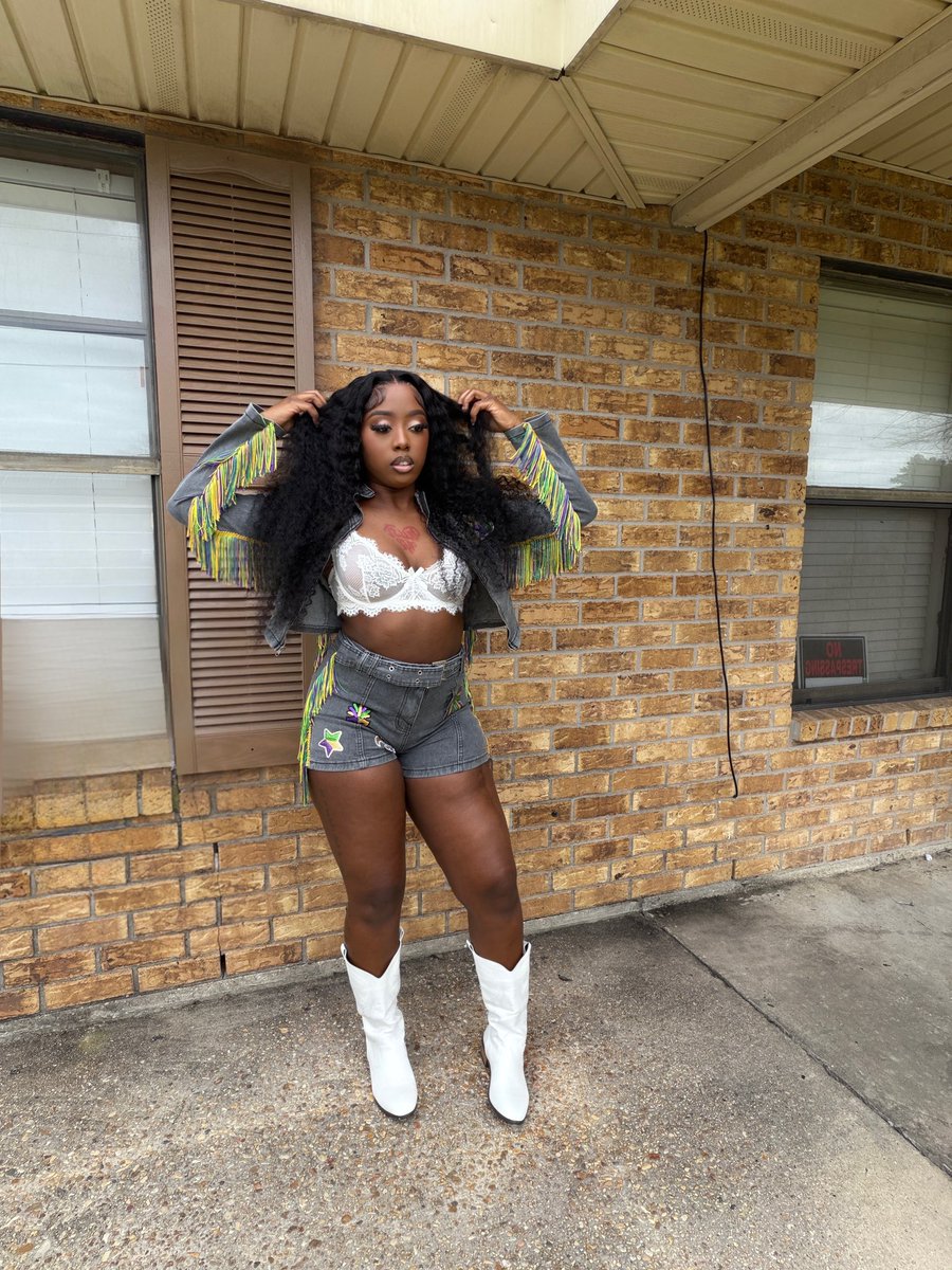 haileyshanae_'s tweet image. #MardiGras 💚💜💛
#Louisianawoman