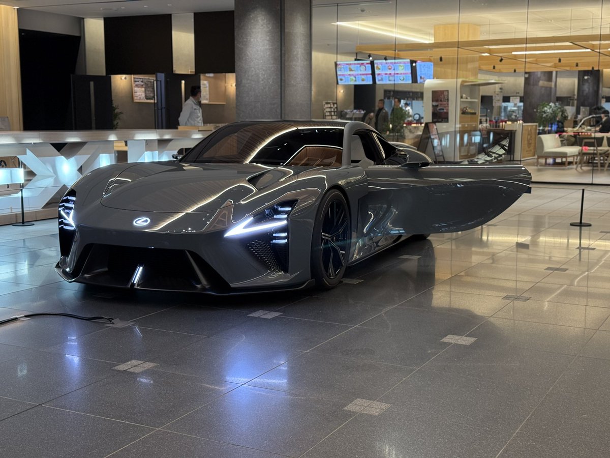 puff_cbblue's tweet image. トヨタ自動車
トヨタテクニカルセンター下山

豊田の山奥
突如
現れる
開発拠点…

確かに
クルマ
作ってそうな
アタマ良さそうな
技術者が歩いてる

入っていいのかな
と思ってたら
突如
現れる
目玉の
GRGT

びっくり‼️でぢた🤣