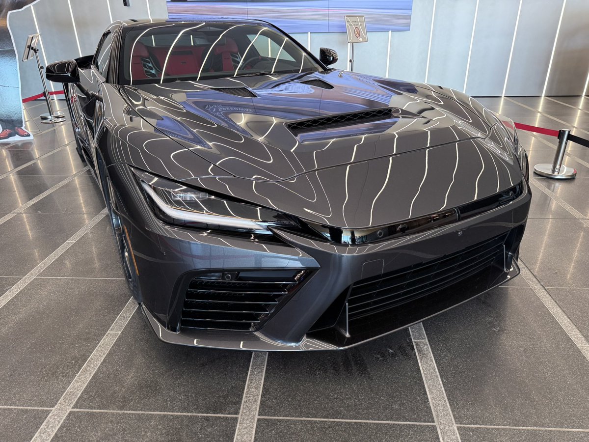 puff_cbblue's tweet image. トヨタ自動車
トヨタテクニカルセンター下山

豊田の山奥
突如
現れる
開発拠点…

確かに
クルマ
作ってそうな
アタマ良さそうな
技術者が歩いてる

入っていいのかな
と思ってたら
突如
現れる
目玉の
GRGT

びっくり‼️でぢた🤣