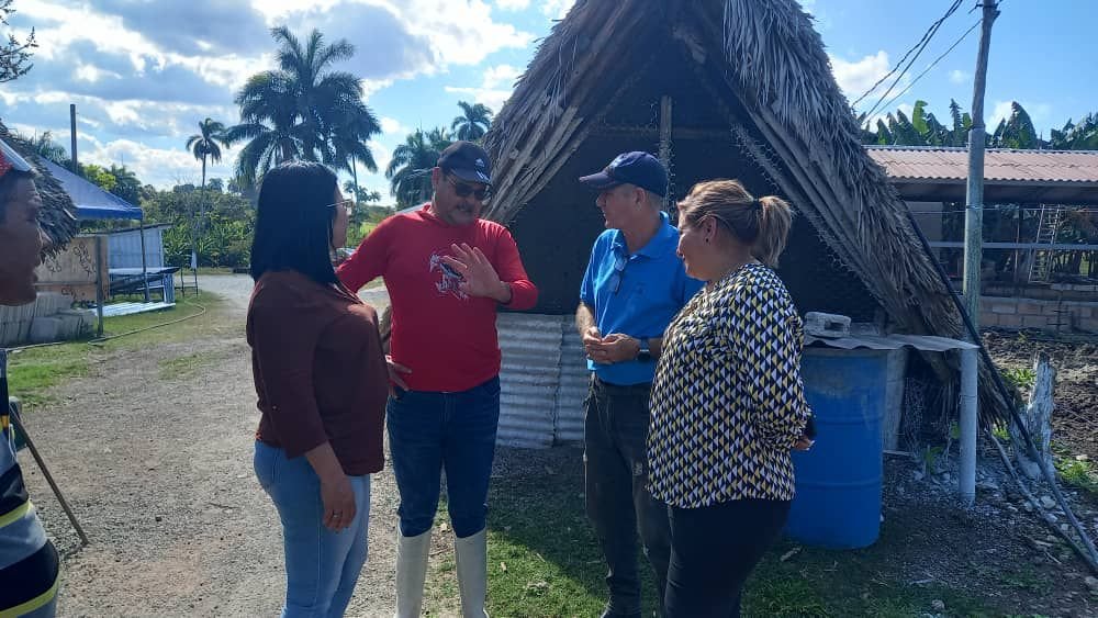 Visitamos el Proyecto de Desarrollo Local Producción Sostenible La Victoria de Santa Clara, coordinado por Manuel Antonio Delgado Moya, este es un colectivo de hombres y mujeres destaca por llevar ayuda a quienes más lo necesitan.