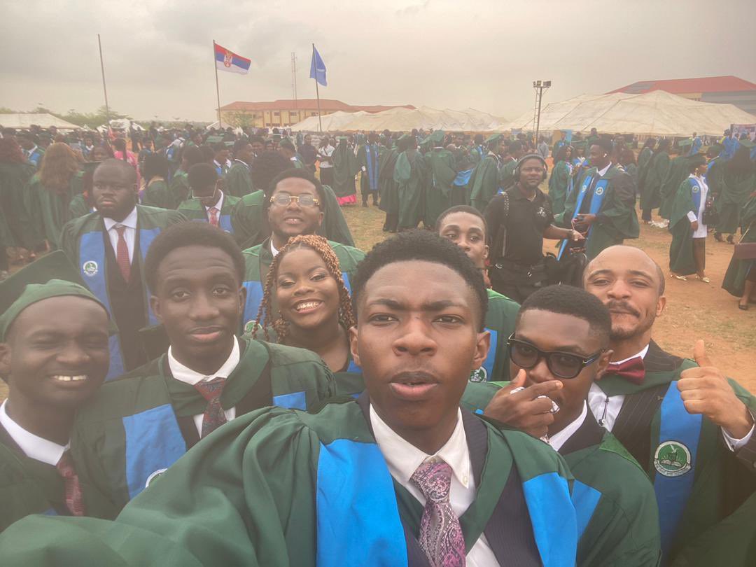 First class honors
Computer science
Glory be to God❤️