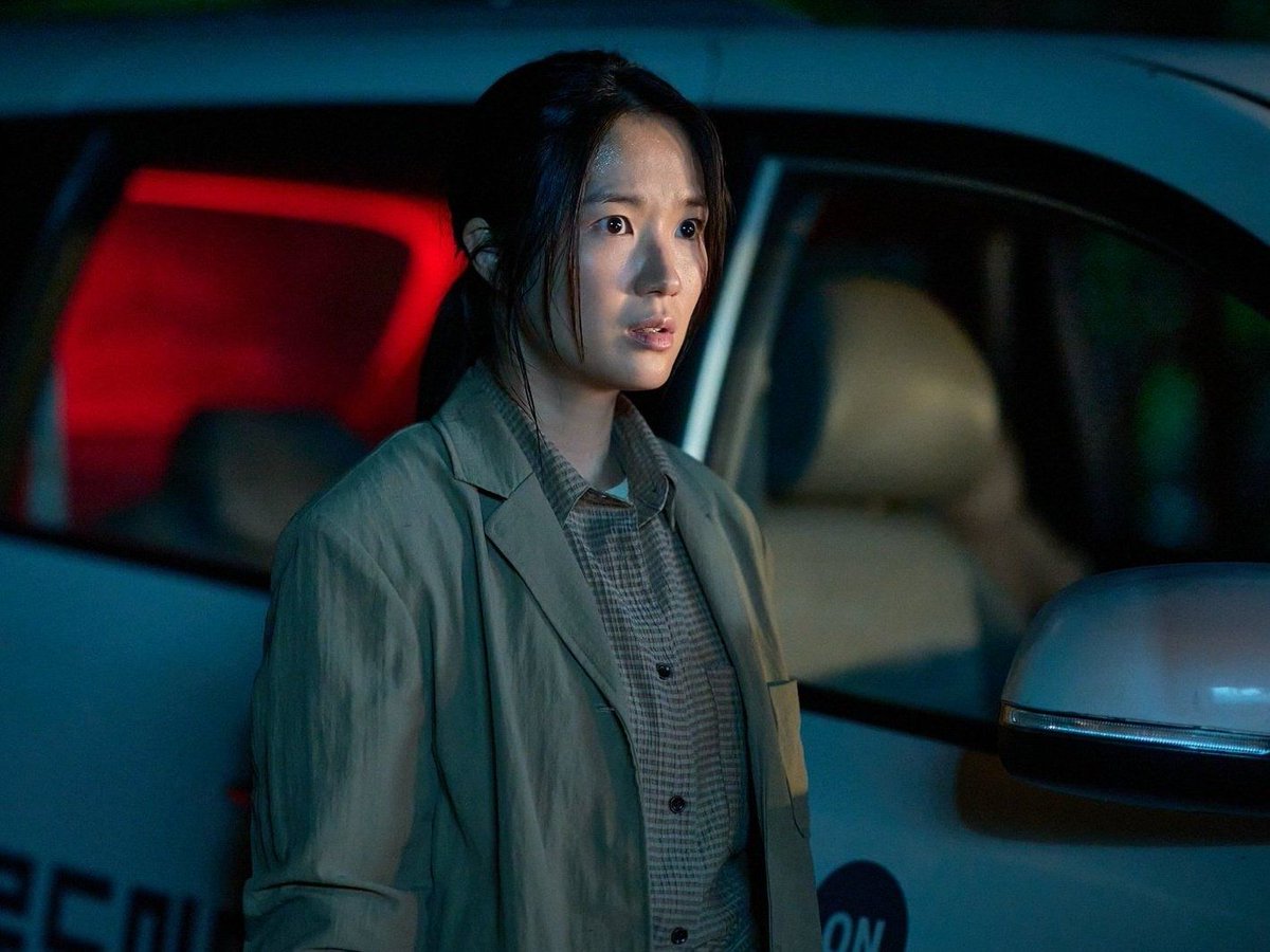 We’re definitely excited for the upcoming horror movie #Salmokji! Here are the first stills of Kim Hye Yoon!
