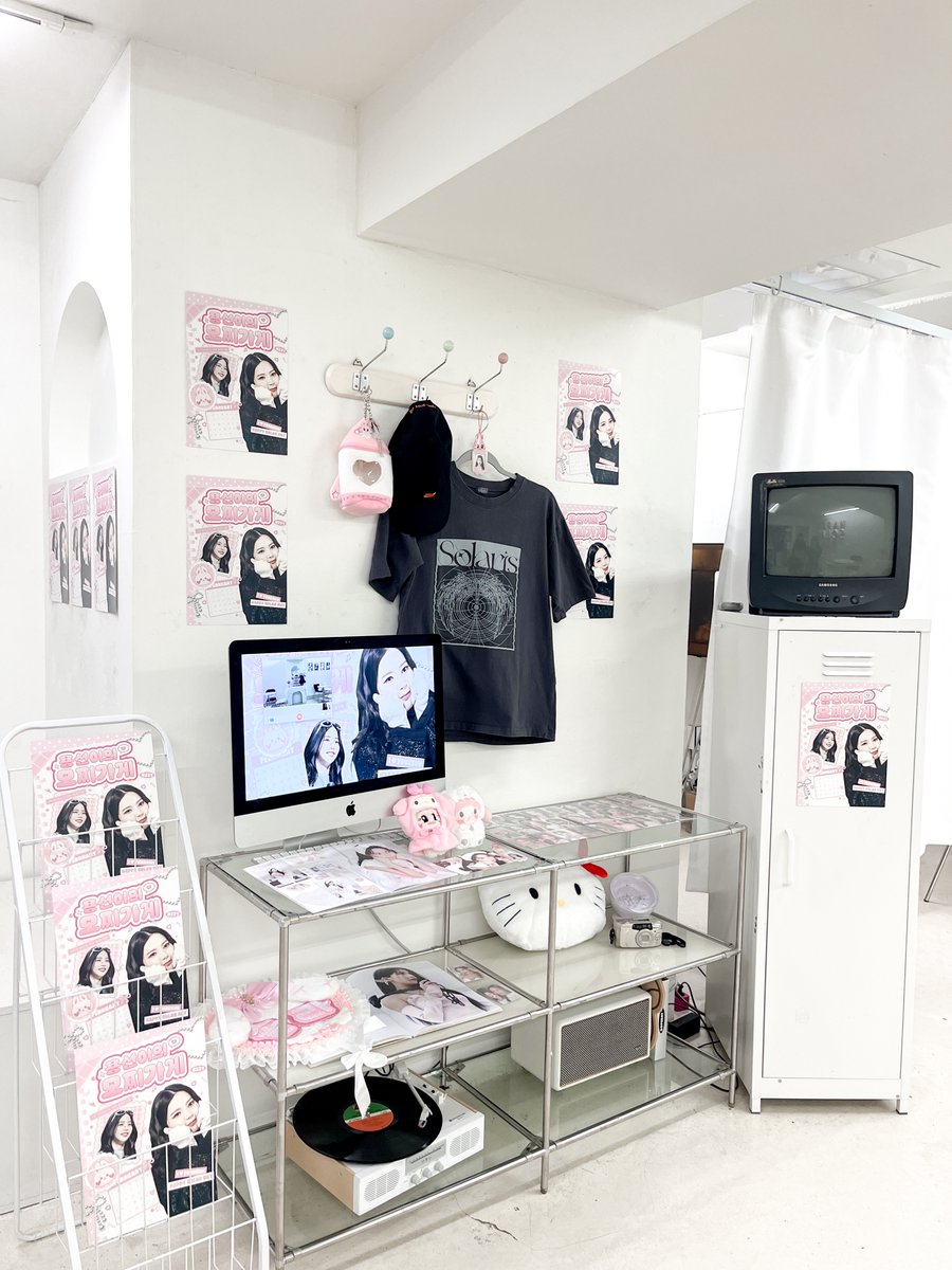 mochicafe0221's tweet photo. 𝟐𝟎𝟐𝟔 𝐒𝐎𝐋𝐀𝐑 𝐁𝐈𝐑𝐓𝐇𝐃𝐀𝐘 𝐂𝐀𝐅𝐄 𝐄𝐕𝐄𝐍𝐓

⊹꣑୧⊹용선이의 모찌가게˖˚⊹ ⋆♡

생일카페 오늘부터 시작합니다! ₍ᐢ.ˬ.⑅ᐢ₎ @cafe_c_omo2 

✧˖ 𝟢𝟤.𝟣𝟫 ~ 𝟢𝟤.𝟤𝟢
✧˖ 카페 꼬모

#용선���의_모찌가게
#마마무 #솔라
#MAMAMOO #SOLAR https://t.co/oNNRXGxsqE