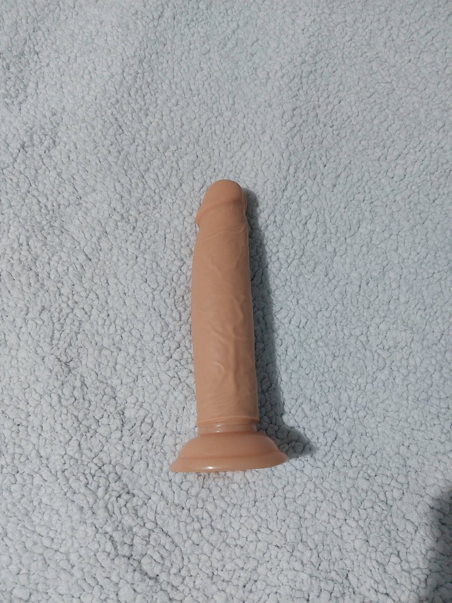 GeraldX69's tweet photo. Un nuevo regalito 🎁 Creo que éste es más probable que me entre... Aunque igual es grande 🍆🥵 https://t.co/1kXEC6szEg