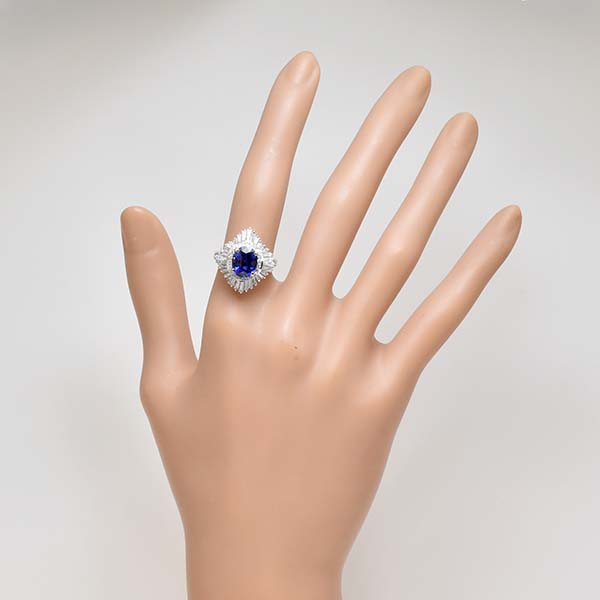 本日の商品「サファイア 3.20ct ダイヤモンド 1.61ct プラチナ PT900