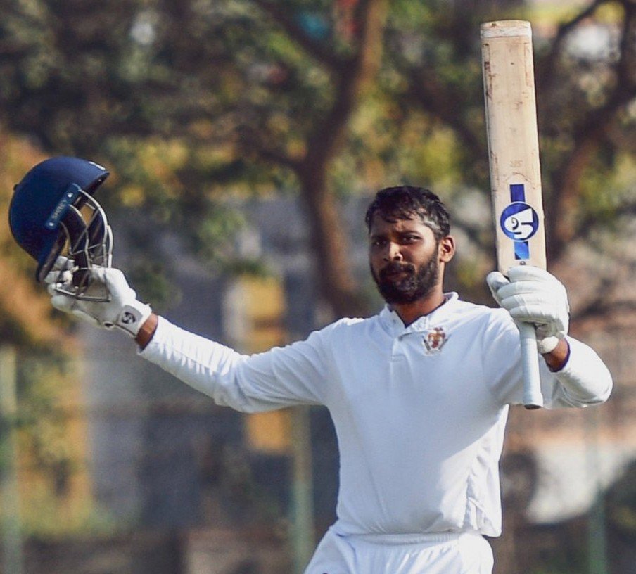 I'm excited to do a #SmaranWatch. In just 2 full seasons, at just 22, Ravichandran Smaran has been sensational for Karnataka across all formats. 950 runs at 95 this Ranji season, with 4 tons. It isn't just statpadding but he's delivered in the biggest moments.

- 83* in a 4th
