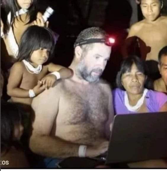 Imnot_Dogno's tweet image. Uma imagem que transmite um simbolismo imenso de confiança e proximidade. Bruno e Dom deixaram um exemplo ímpar de dedicação aos povos indígenas.