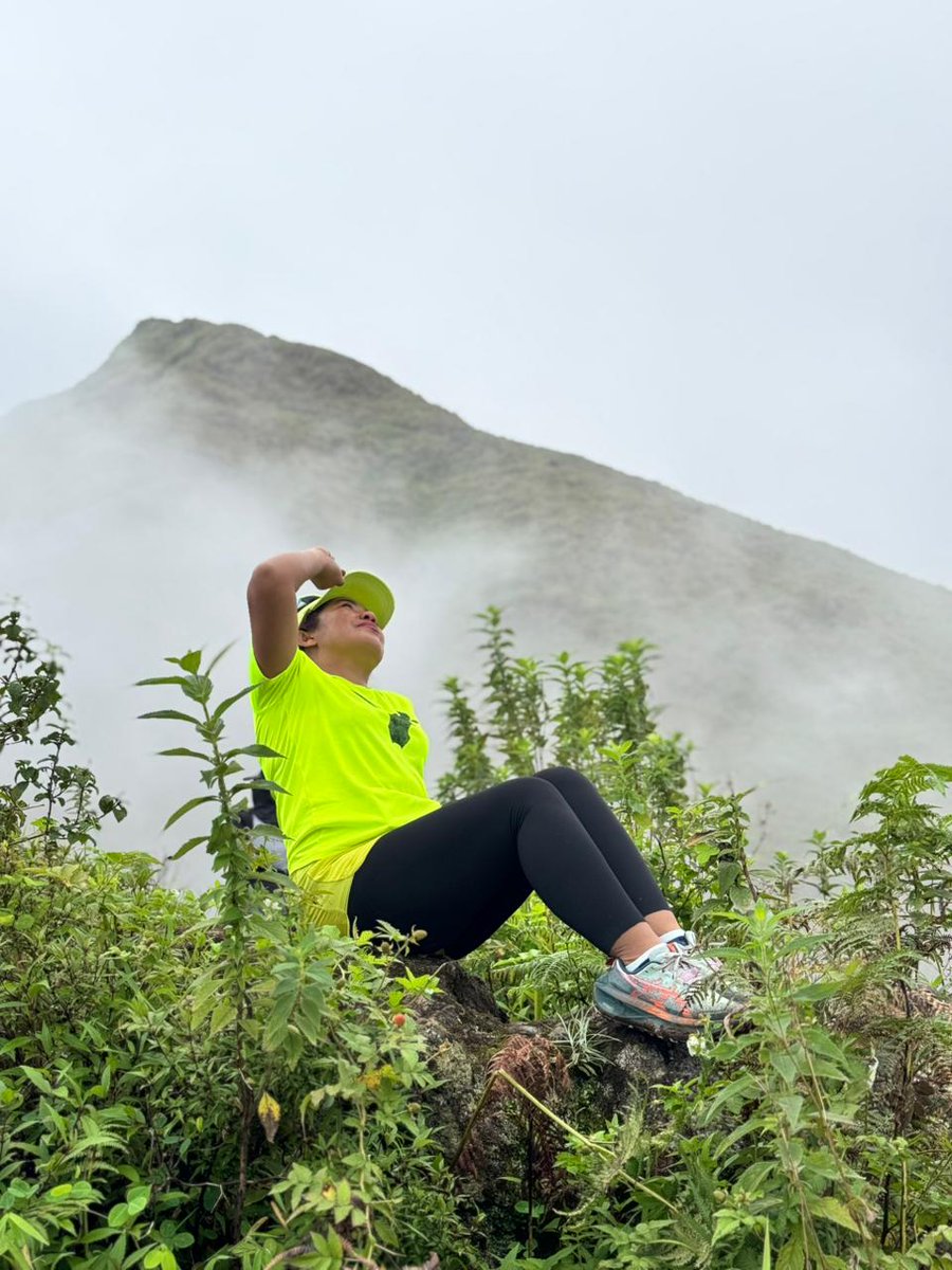 Sepanjang hidup, yang paling kuinginkan adalah melihat saudaraku bahagia... tapi hari ini kudengar bahwa yang paling menyakitkan bagi mereka adalah melihatku bahagia... #dunia #isihati