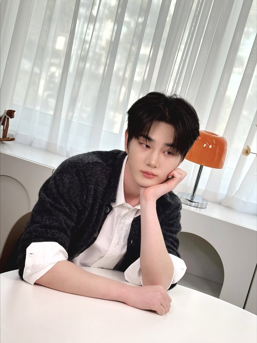 C리얼 tweet media