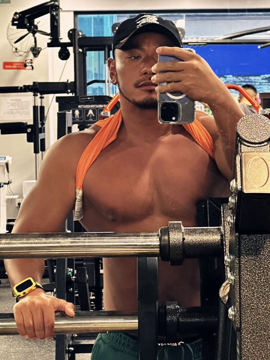 musclemonsterff's tweet photo. 必須閃耀 https://t.co/cdsmvgHXt9