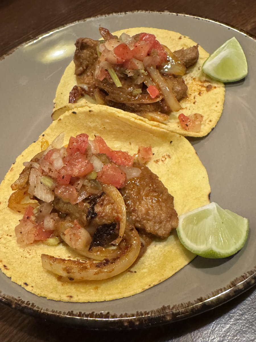 beachgrilled28's tweet photo. ビーチグリルド ラム肉のタコス🌮 https://t.co/Julaf2CjoJ